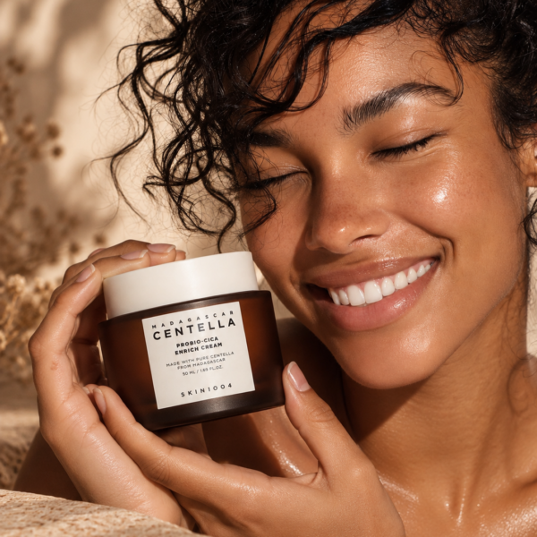 Skin1004 Madagascar Centella Probio-Cica Enrich Cream 50ml model shot
