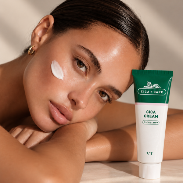 VT Cosmetics Cica Cream model