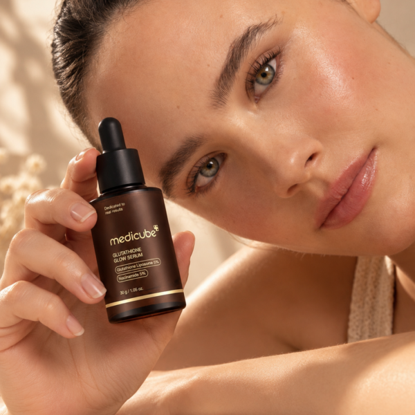 Medicube Age-R Glutathione Glow Serum model