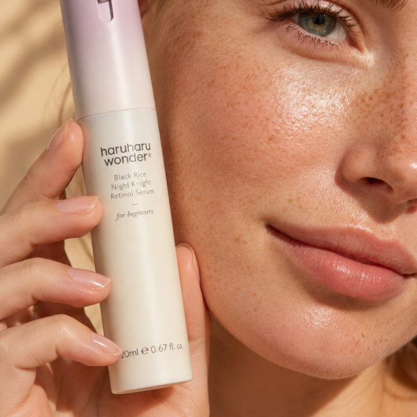 Haruharu Wonder Black Rice Night Knight Retinol Serum model