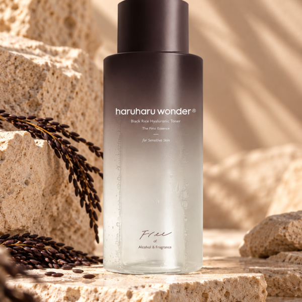 Haruharu Wonder Black Rice Hyaluronic Toner fles